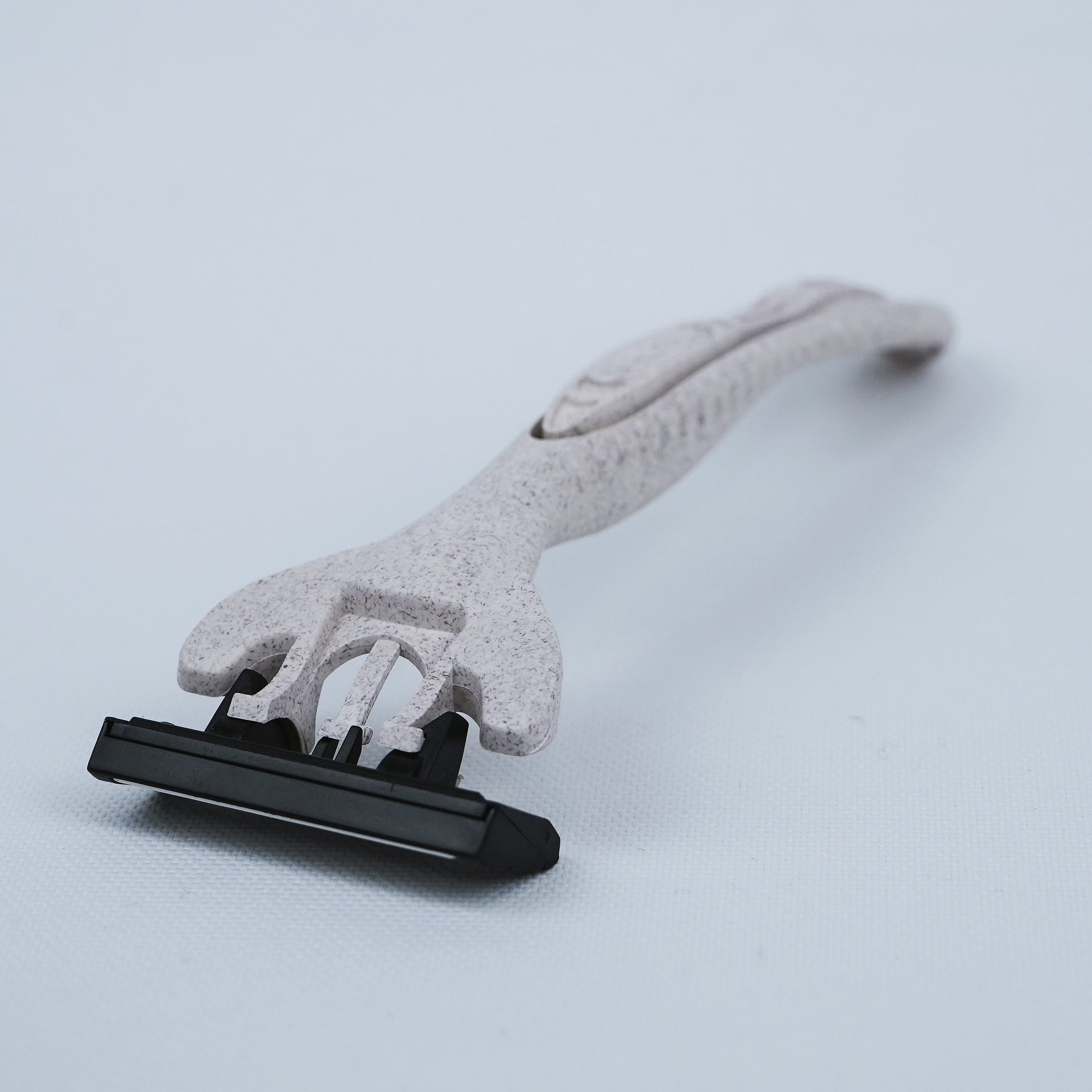 バンブーファイバー配合 5枚刃カミソリ　SUS Bamboo Fiber Razor