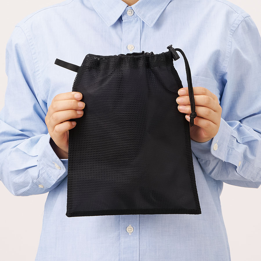 メッシュポリ巾着（M）　ブラック