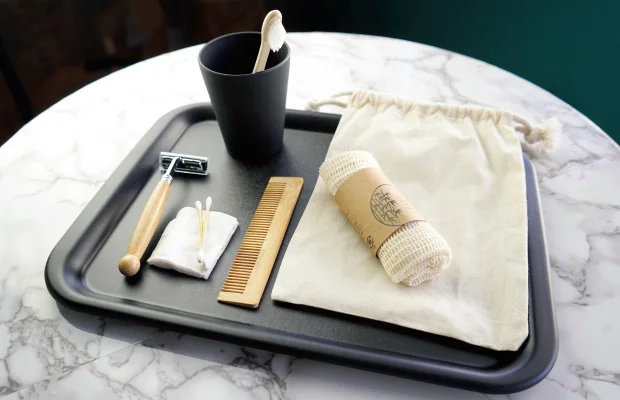 コットン巾着付き男性用アメニティセット